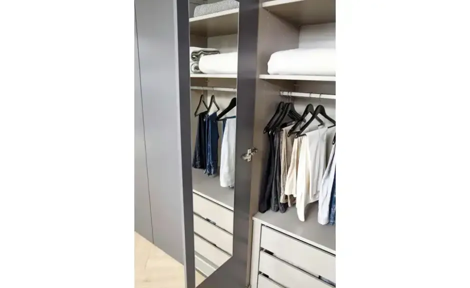 Drehtürenschrank Purisma