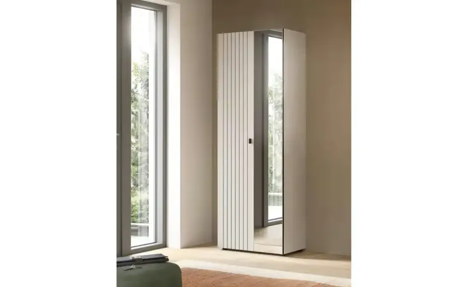 Garderobenschrank