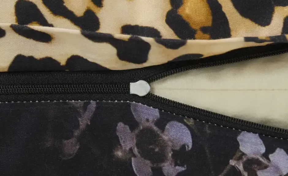 indigo Mako-Satin Wende-Bettwäsche Leo Love