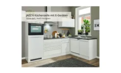 Küchenzeile mit E-Geräten