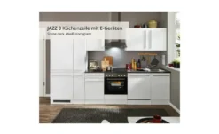Küchenzeile mit E-Geräten