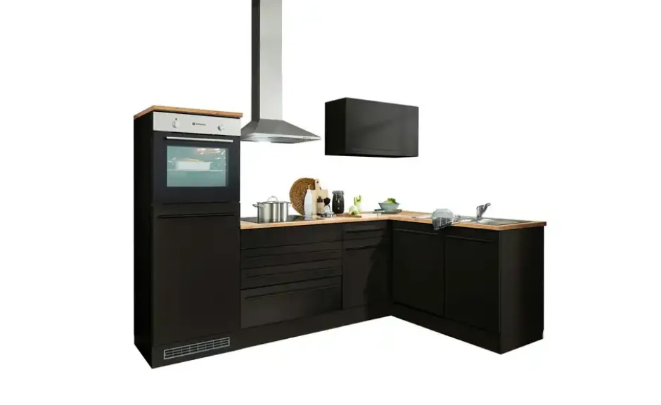 Küchenzeile mit E-Geräten