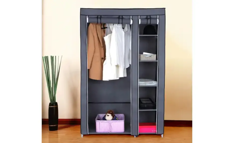 Kleiderschrank