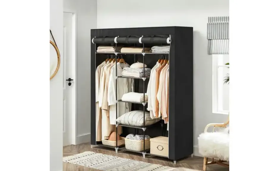 Stoffschrank